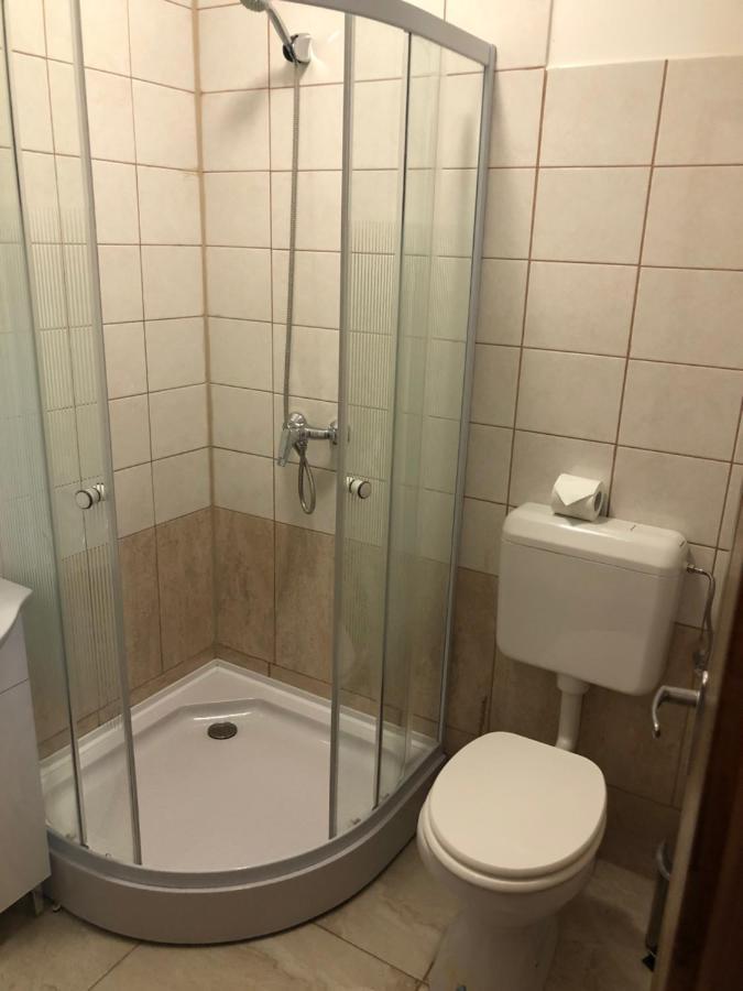 Quiet -Residential Area 2 Bedroom+Living Room Apartment Szombathely Kültér fotó